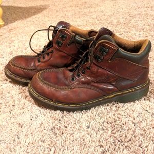 Dr. Martens 9842 rustic boots